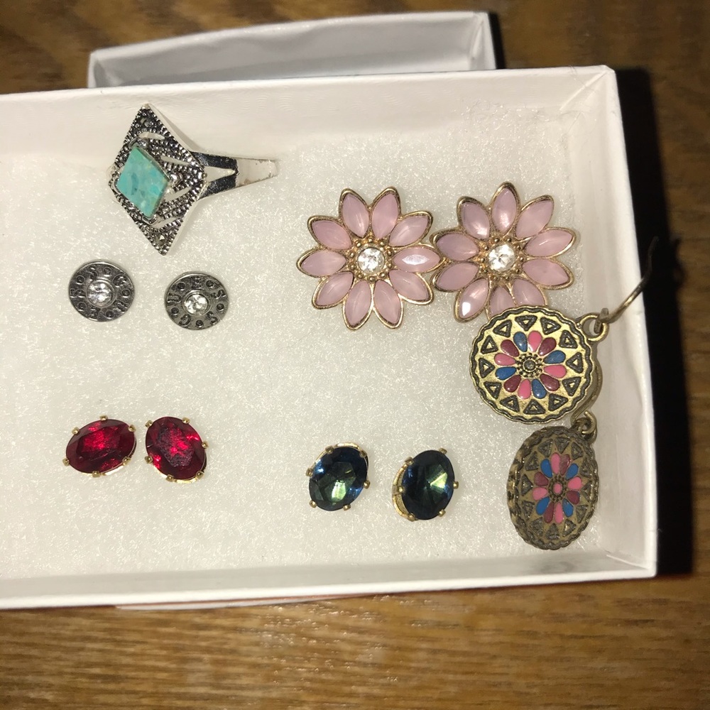 COSTUME JEWELRY bundle